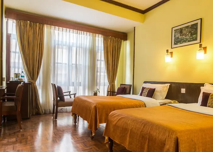 Excelsior Hotel 3*