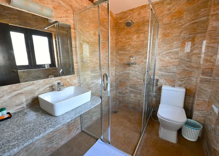 Excelsior Hotel 3*